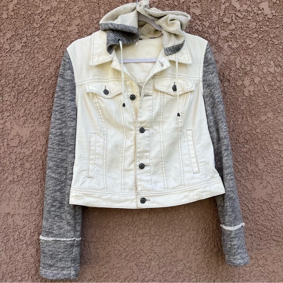 Free People distressed denim jacket with‎ knit sleeves and hood - Size M - Picture 1 of 12